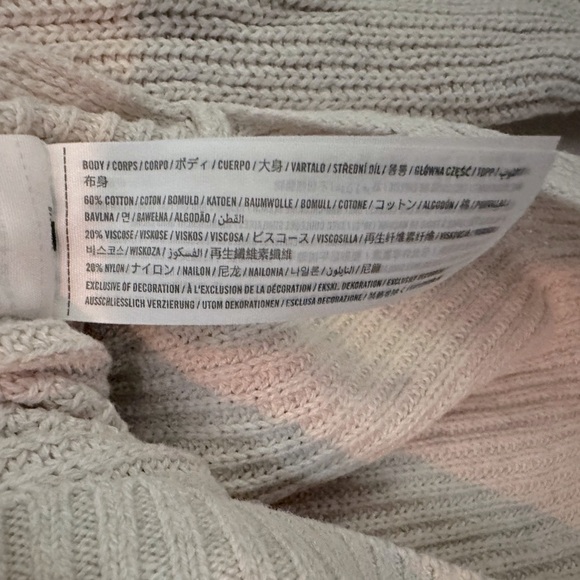 Hollister Knit Sweater - Picture 3 of 4